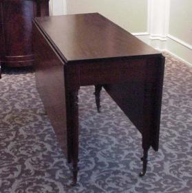 Mid 19th Century American Sheraton Cherry Drop Leaf Dining Table